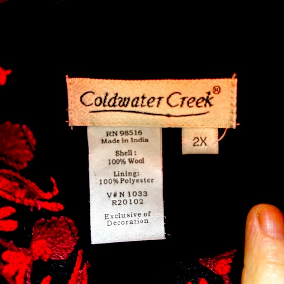 Black, red embroidered blazer oriental style button up. Wool. - Picture 7 of 8
